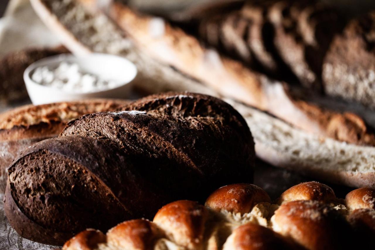 Four Seasons Hotel Riad Exterior foto Bread