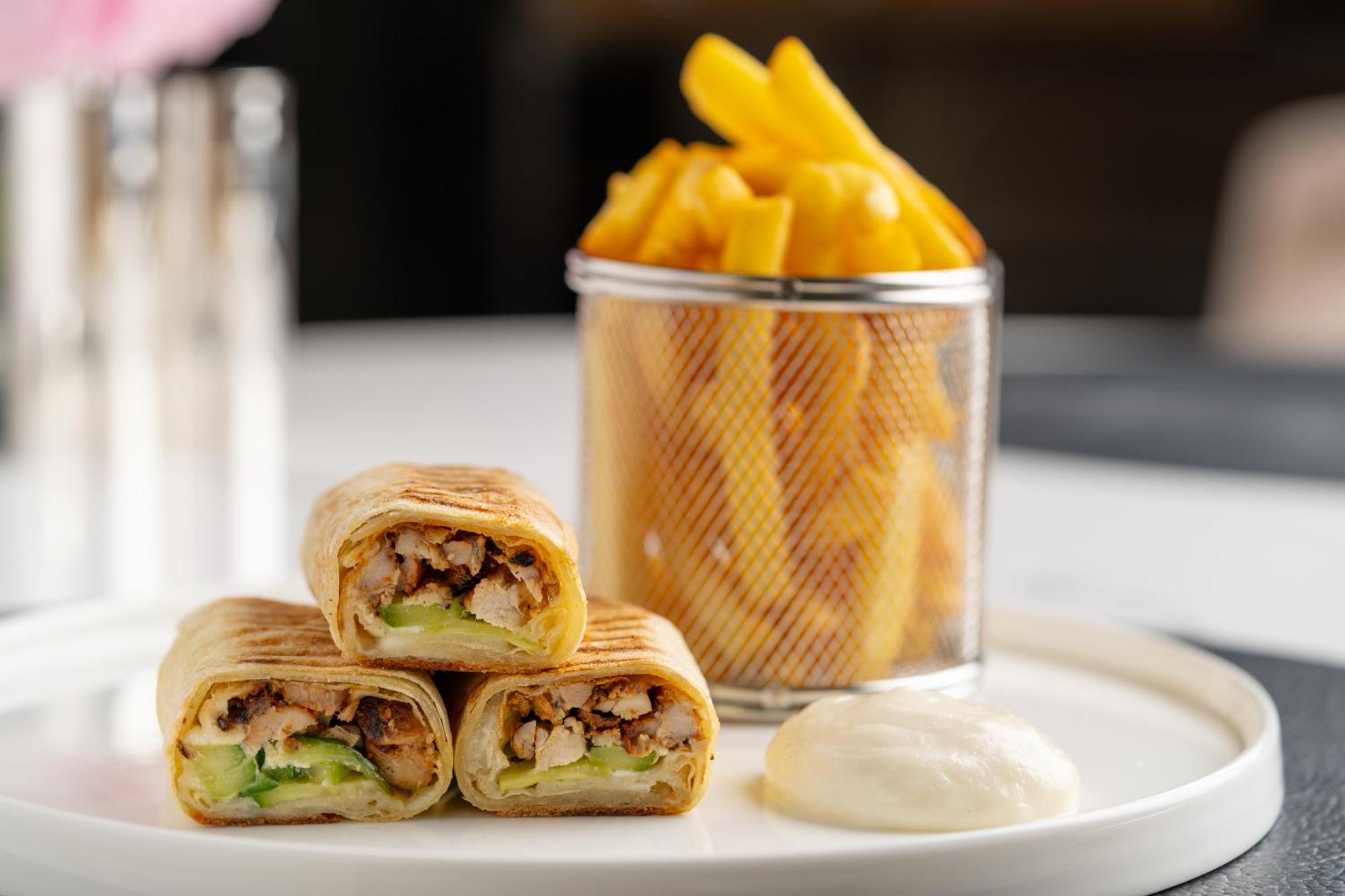 Four Seasons Hotel Riad Exterior foto Chicken wrap